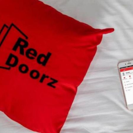 Reddoorz Plus @ Maguwo Kalasan Esterno foto