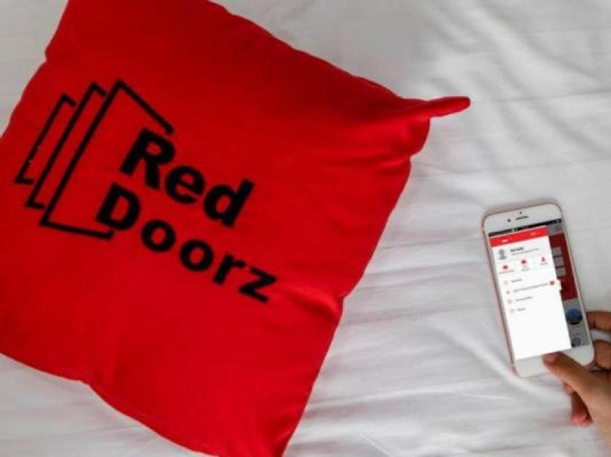 Reddoorz Plus @ Maguwo Kalasan Esterno foto